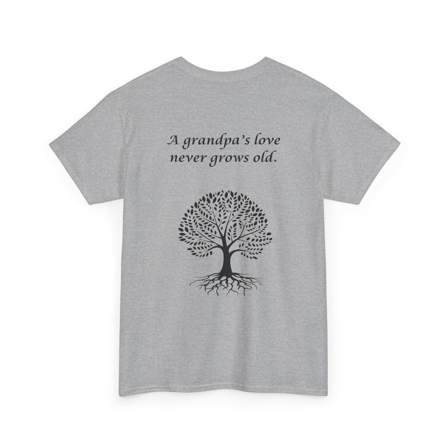 Feiern Sie den Vatertag mit einem personalisierten Shirt für den besten Papa! Dieses personalisierte Geschenk ist perfekt für Opas und zeigt, dass er zum Opa befördert wurde. 