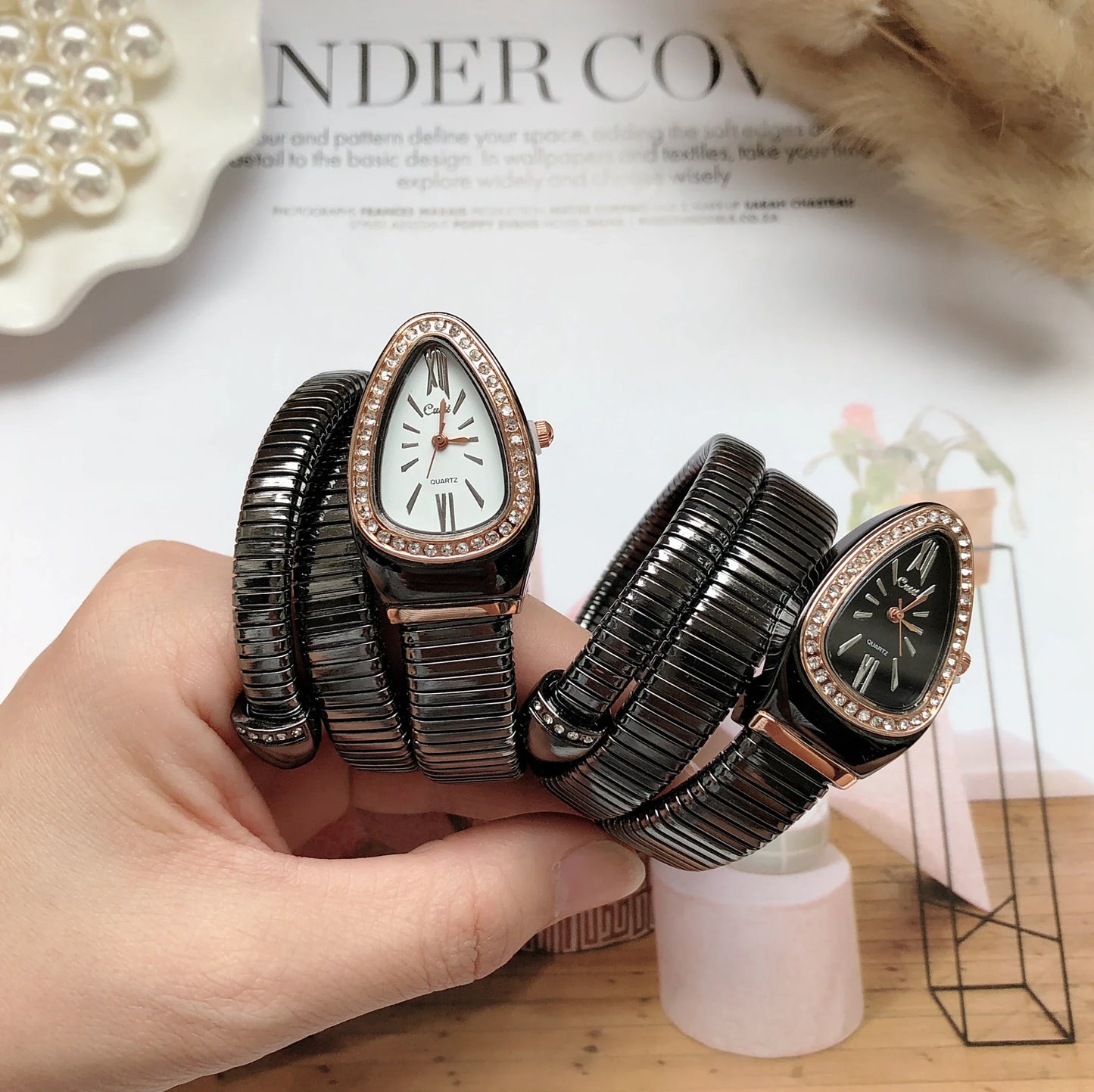 Luxury Women's Snake Quartz Watch 🐍 - Gold Diamond Stainless Steel Bracelet ⌚ Oval Dial